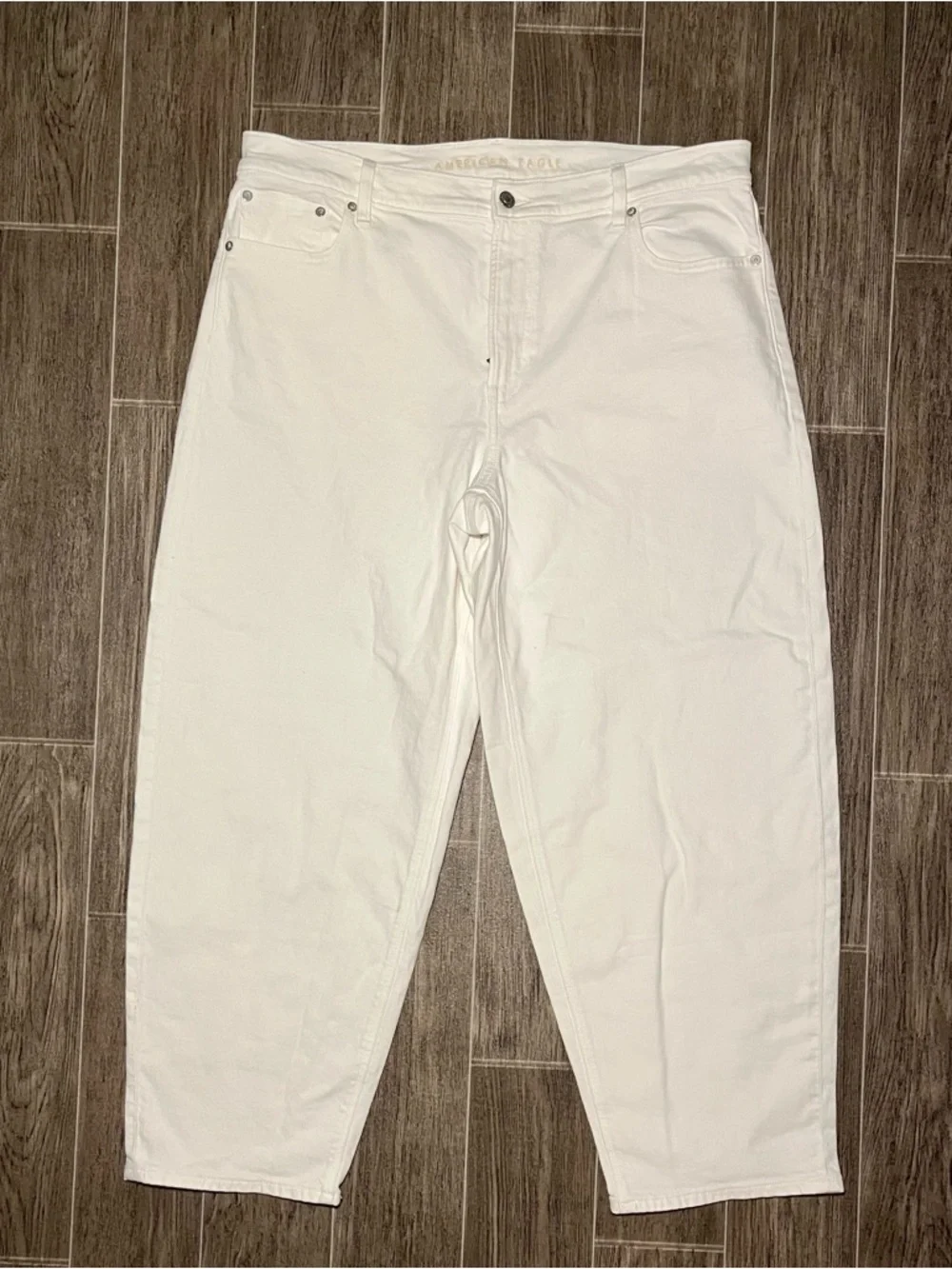 American Eagle Barrel Jeans White Women’s Size 14 Wide Leg NWT - Picture 1 of 11